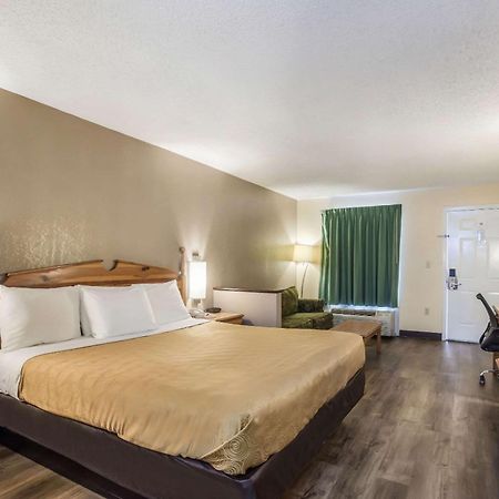 Econo Lodge Клинтън Екстериор снимка
