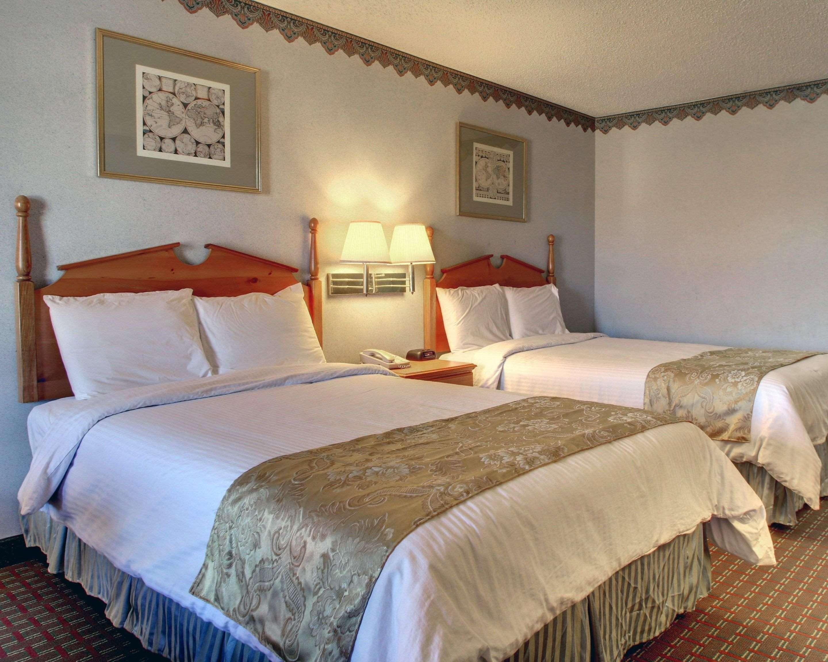 Econo Lodge Клинтън Екстериор снимка