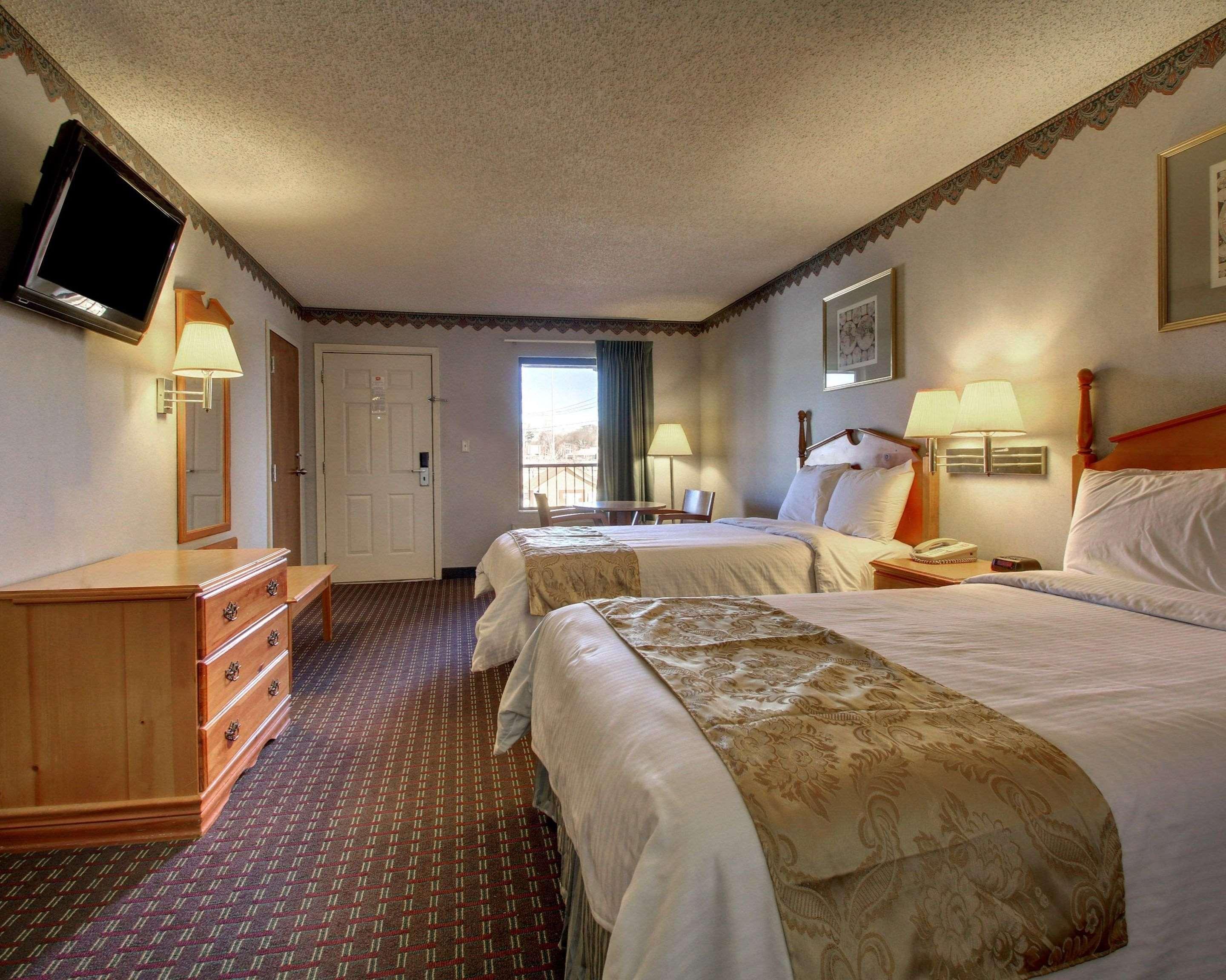 Econo Lodge Клинтън Екстериор снимка