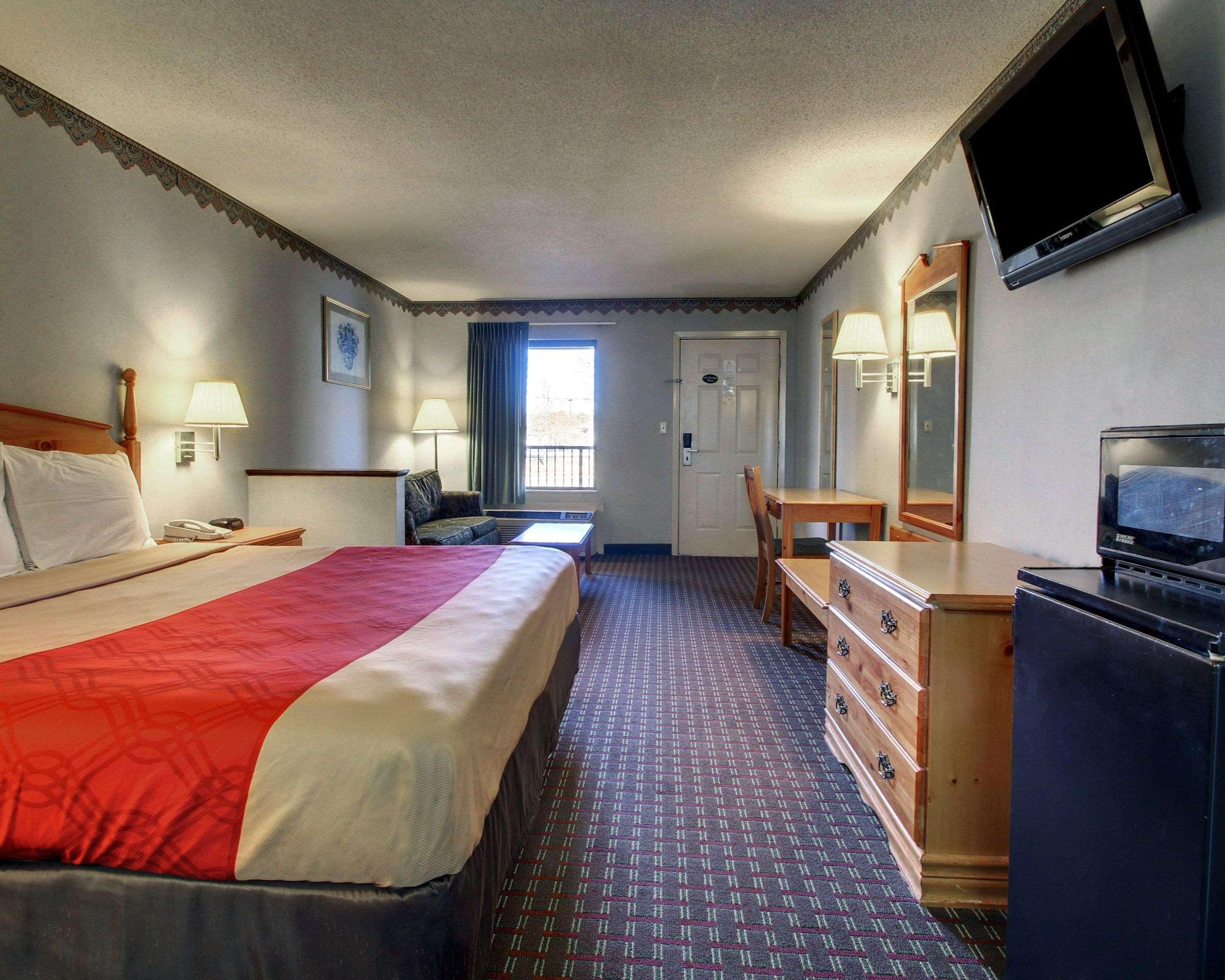 Econo Lodge Клинтън Екстериор снимка
