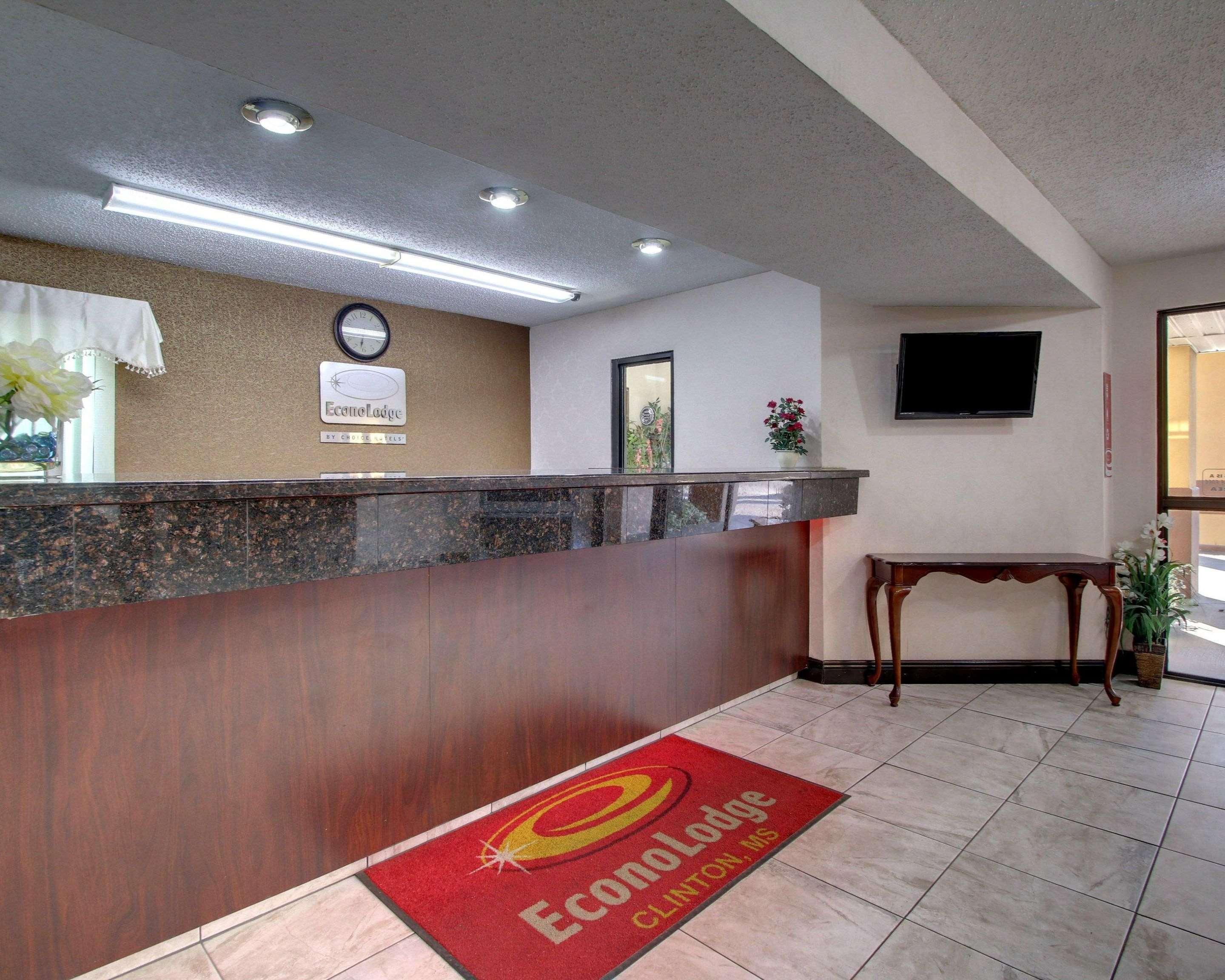 Econo Lodge Клинтън Екстериор снимка