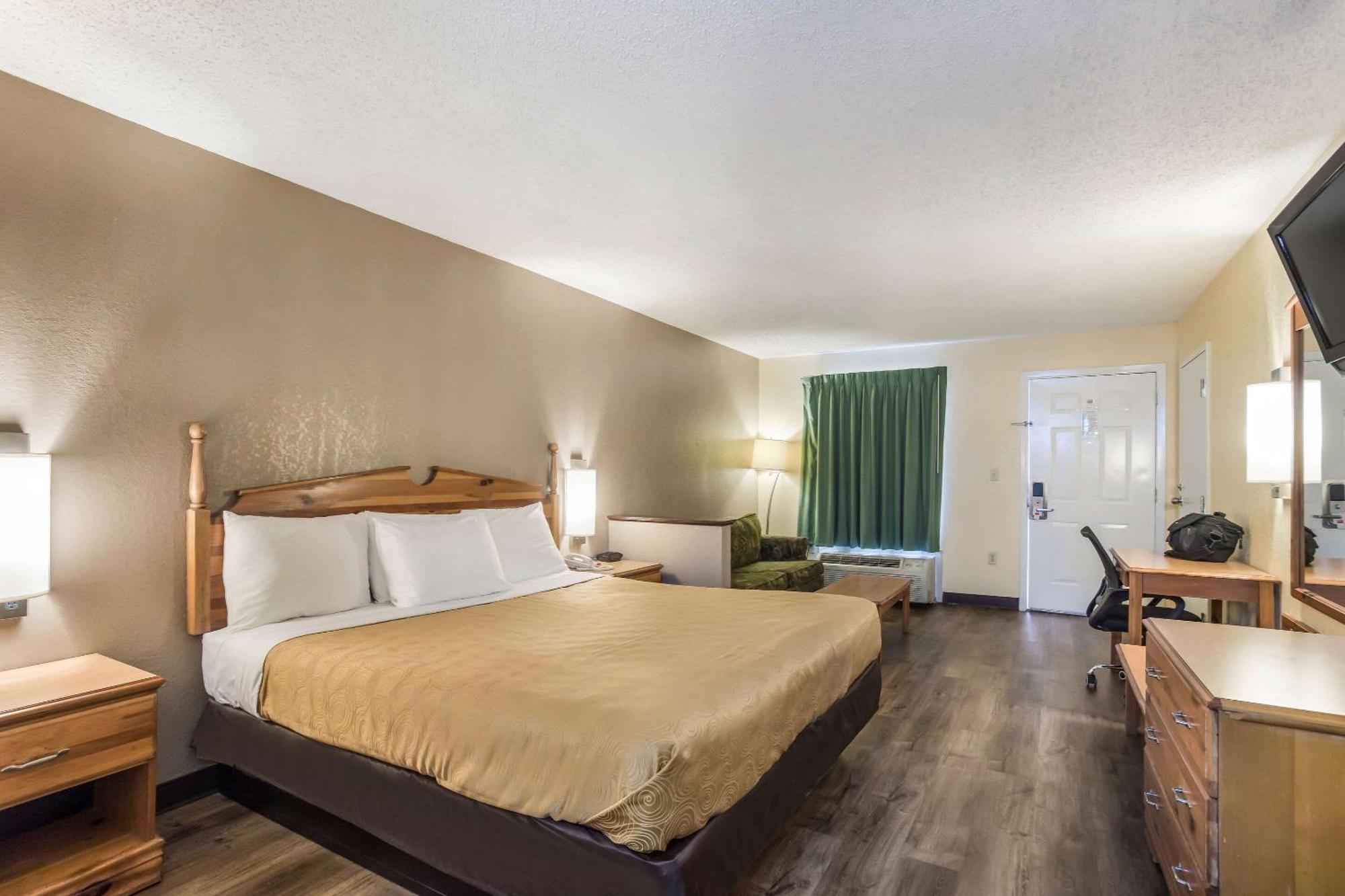 Econo Lodge Клинтън Екстериор снимка