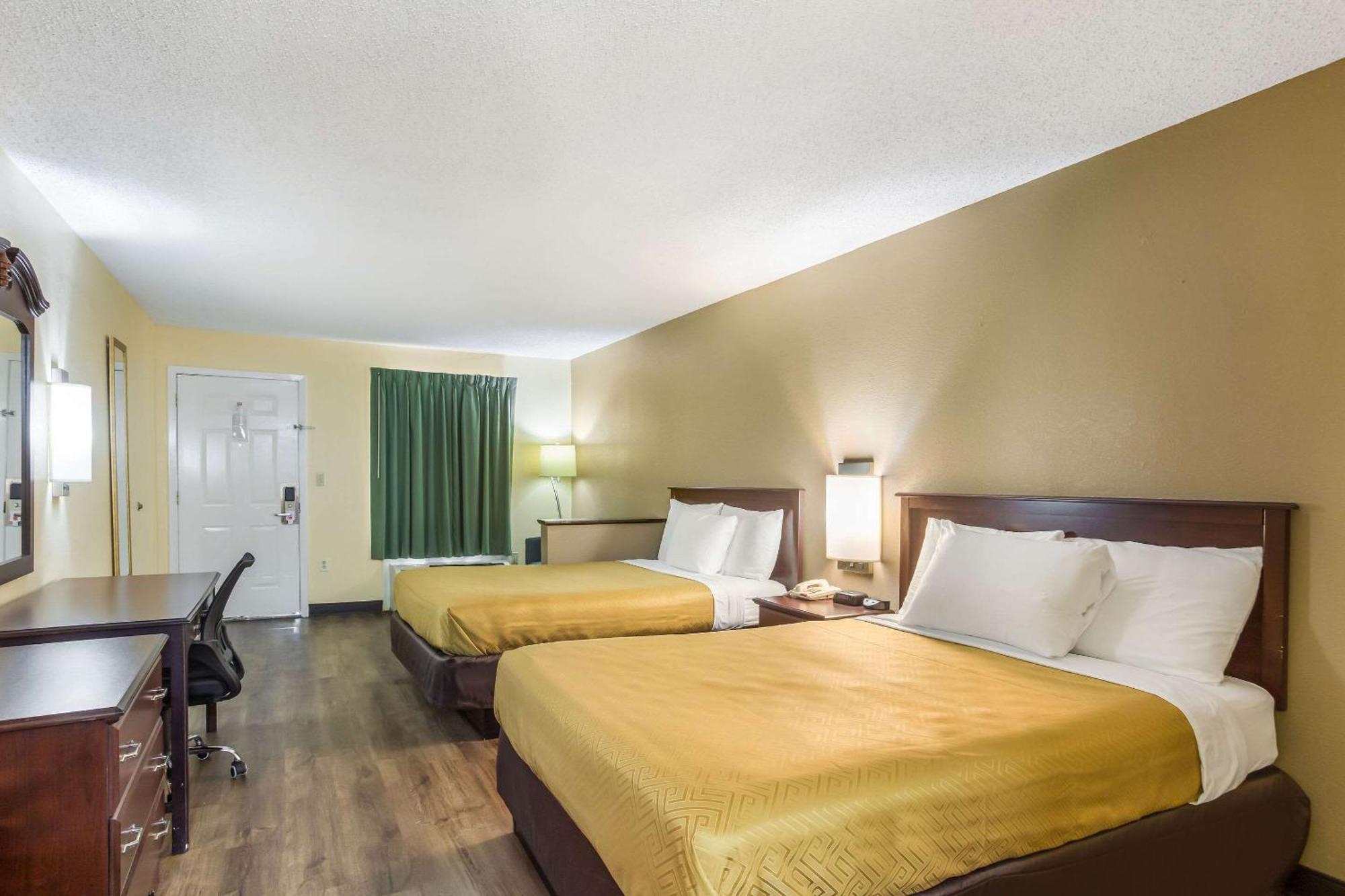 Econo Lodge Клинтън Екстериор снимка