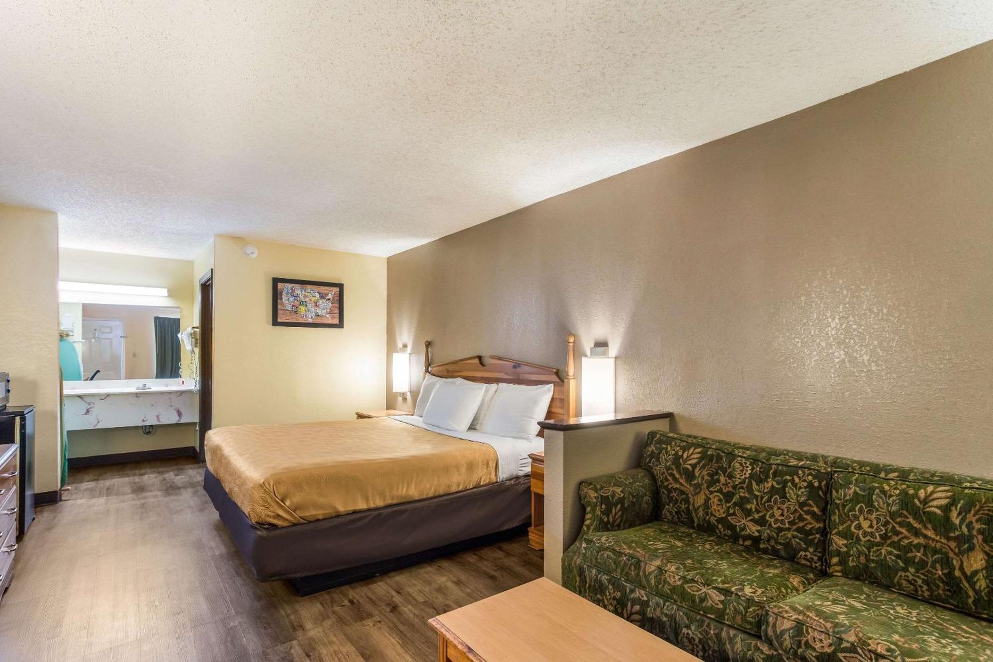 Econo Lodge Клинтън Екстериор снимка